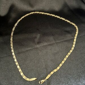 Elegant Gold Chain Necklace